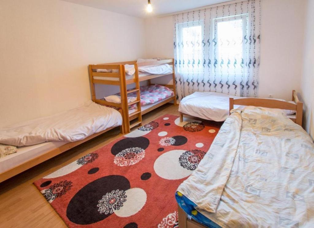 Dedushi Guesthouse &Wood Cabins-Camping Place Gusinje Esterno foto