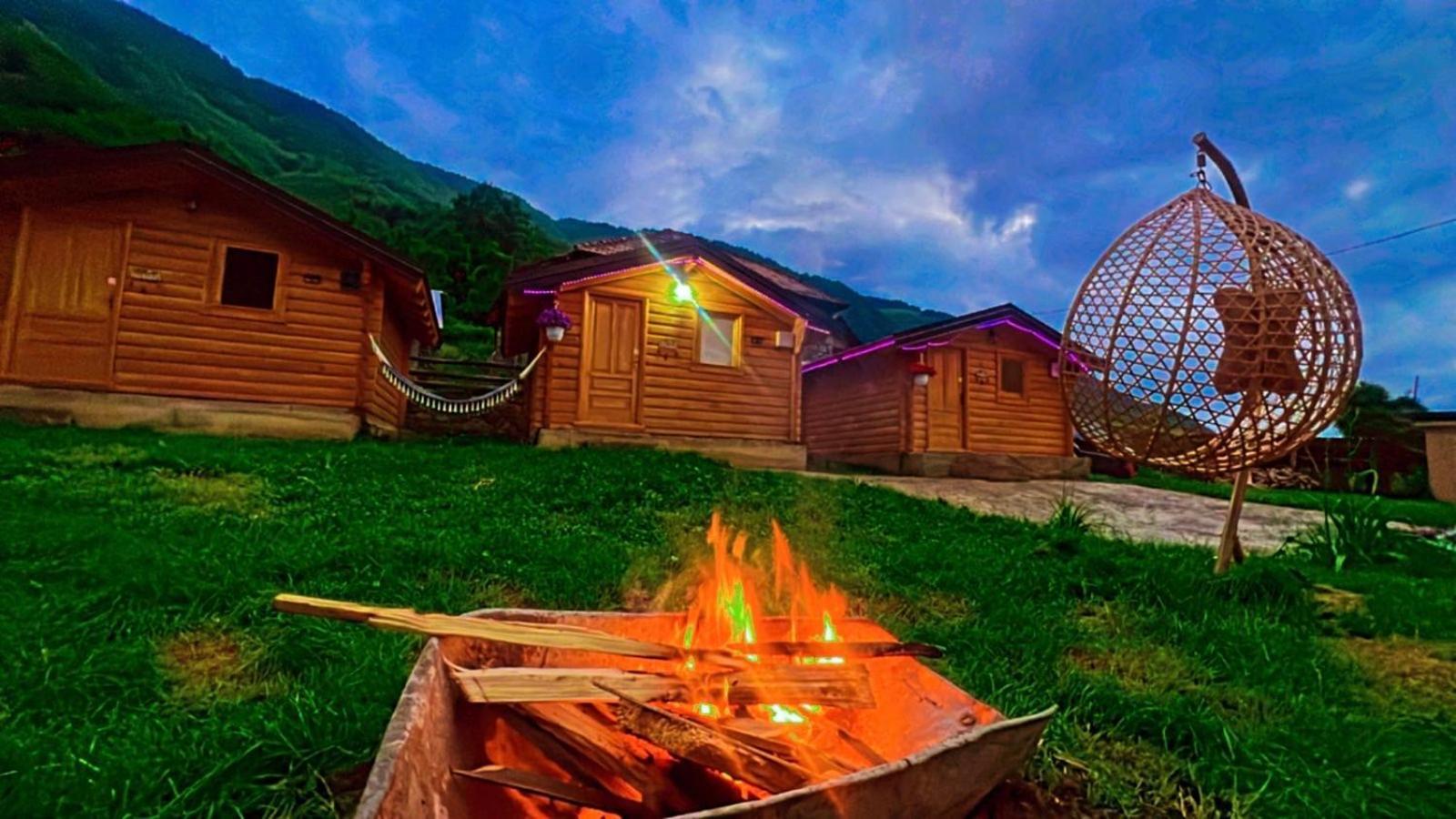Dedushi Guesthouse &Wood Cabins-Camping Place Gusinje Esterno foto