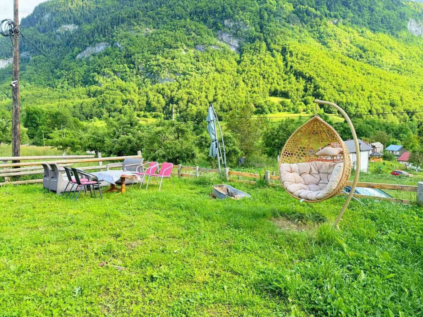 Dedushi Guesthouse &Wood Cabins-Camping Place Gusinje Esterno foto